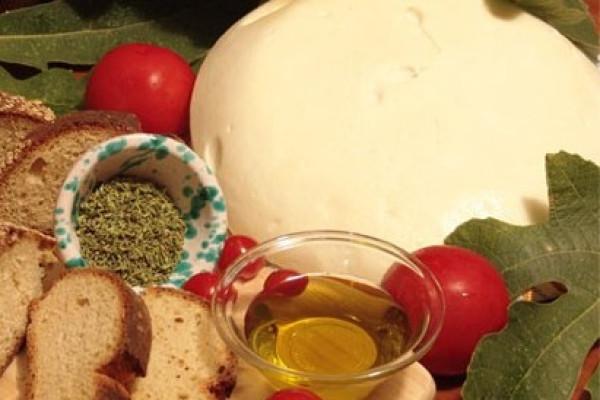 Summery Salad with Vastedda del Belice cheese